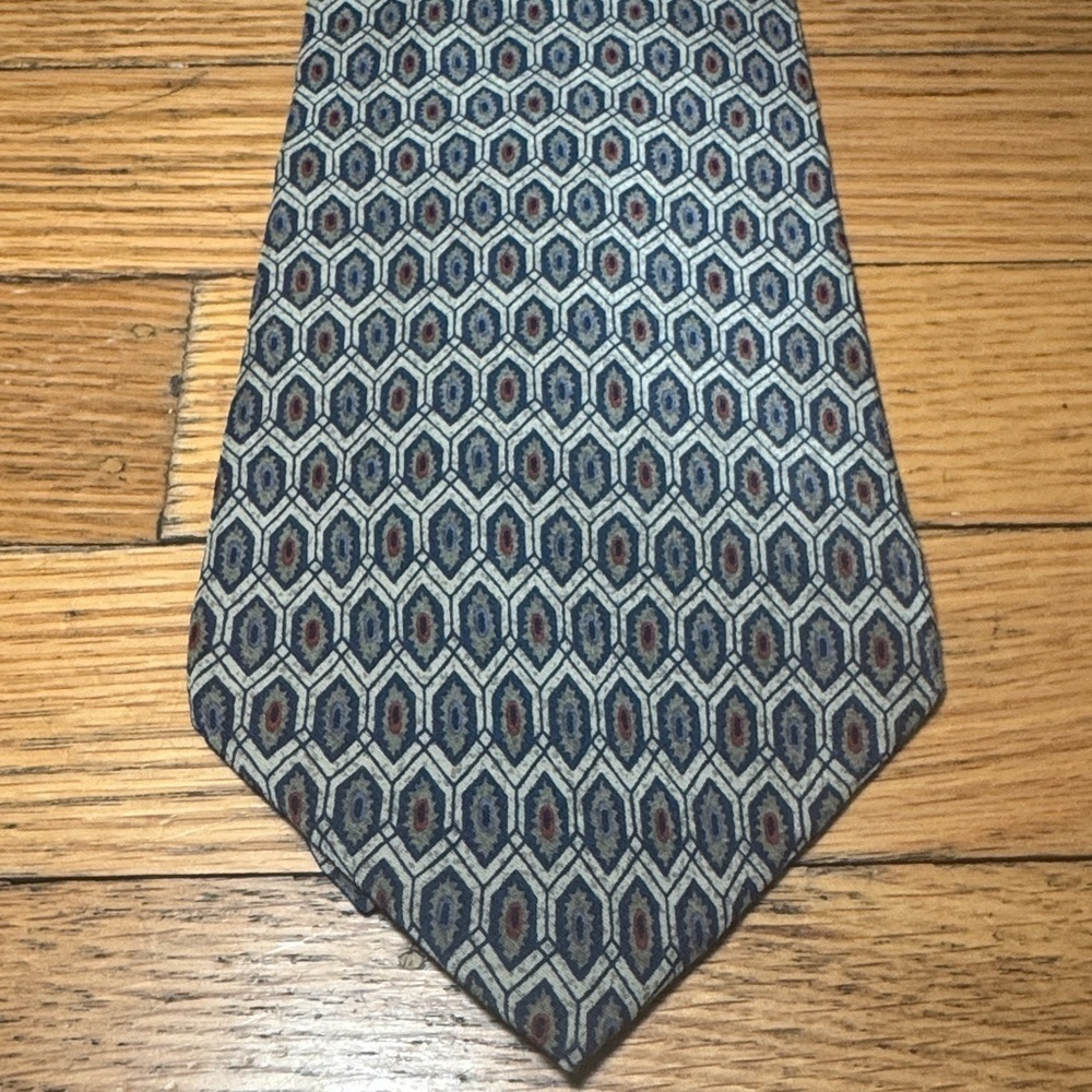Vintage Burberry Navy and Beige Hexagonal Pattern Silk Tie